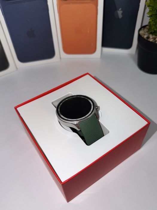 OnePlus Watch 2R в цвете Forest Green