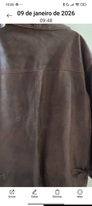Casaco em couro castanho
