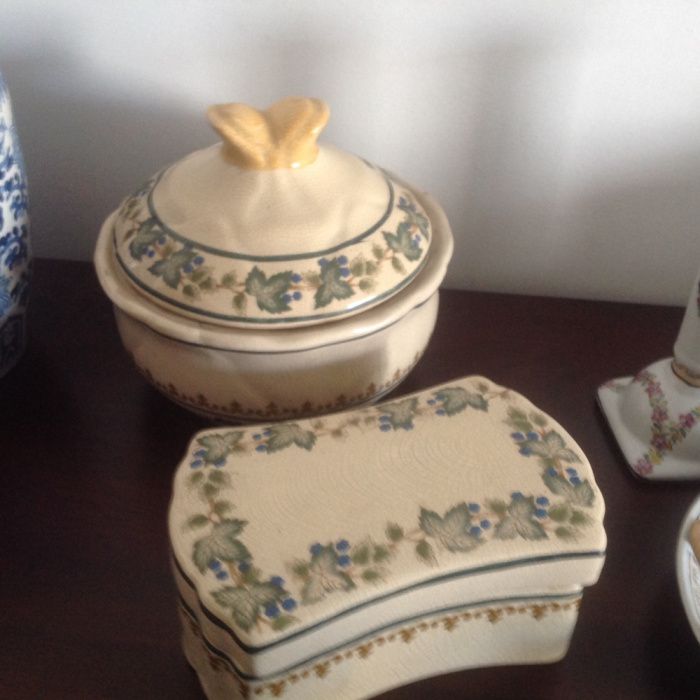 Diversas peças de decoração