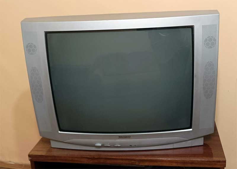 Телевізор Rаinford, 28 ", працює