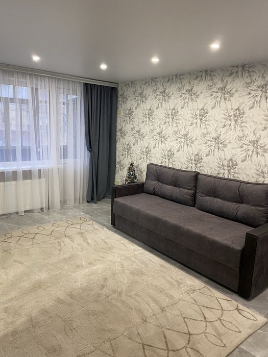 Здам 1 кімнатну квартиру подобово