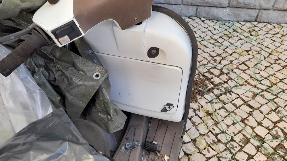 Vespa 50cc 1994 para restauro