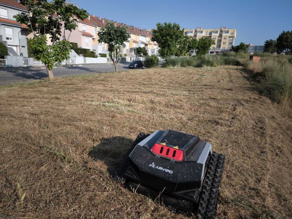 Destroçador arvipo controlo remoto (brushless)