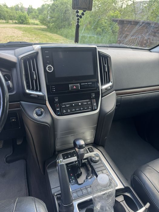 Продам TOYOTA LAND CRUISER 200! Перший власник
