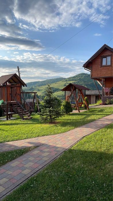 Відпочинок у Карпатах: Садиба "У Ірини"