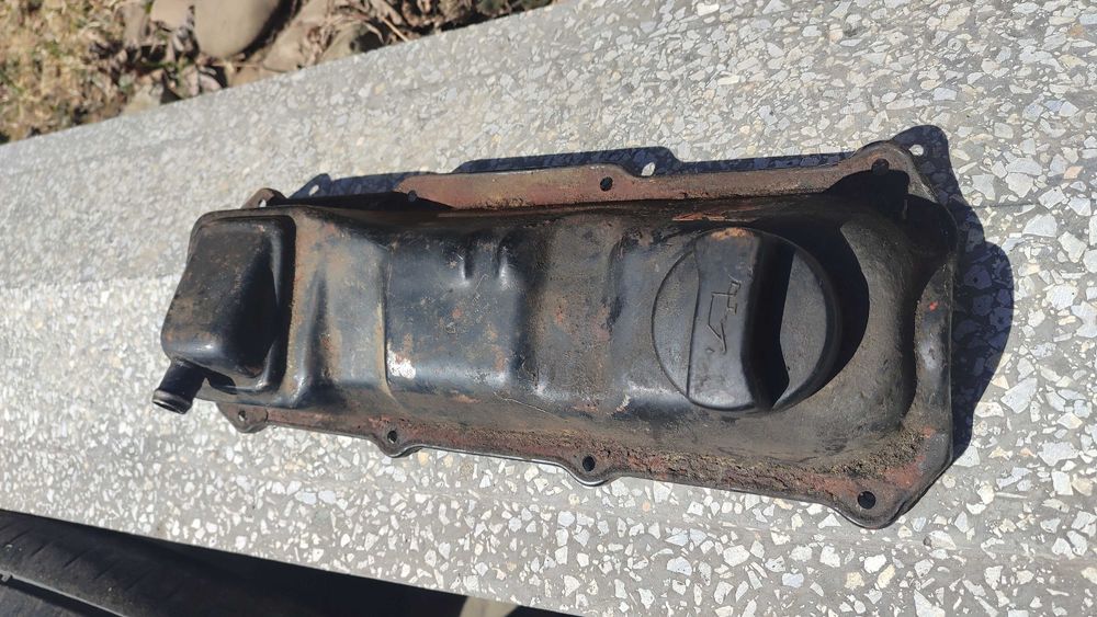 Кришка двигуна 1.8бензин Audi