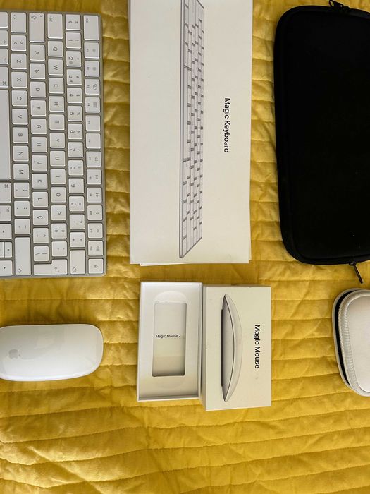 Macbook Air M1 8GB + Apple Mouse + Apple Keyboard
