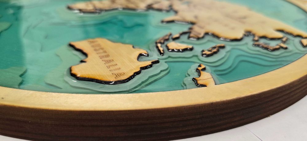 Mapa Świata ze sklejki i żywicy epoksydowej