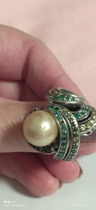Anel prata, pérola e pedras