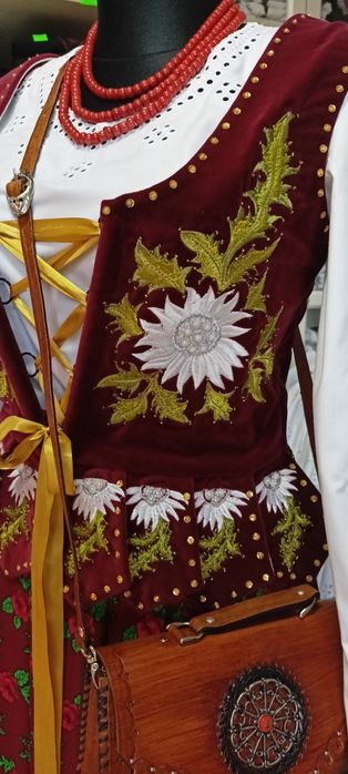 Gorset góralski haftowany wyszywany cekiny blaszki koraliki