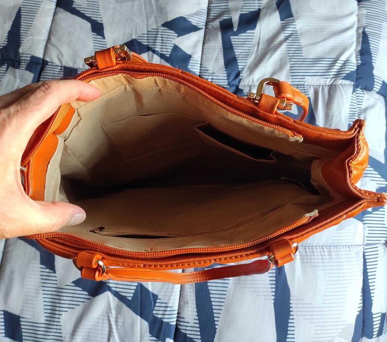 Bolsa / Mala de mão para mulher com alça de ombro