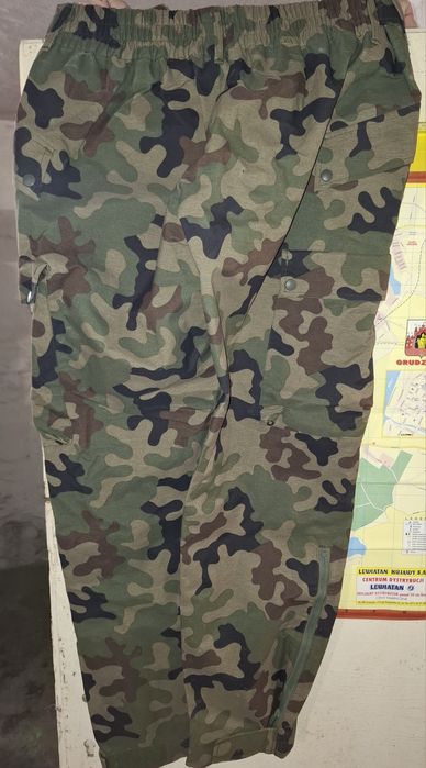 Spodnie od ubrania Gore-Tex MON