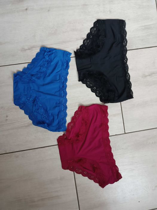 Komplet 3 sztuk majtki damskie S albo XS
