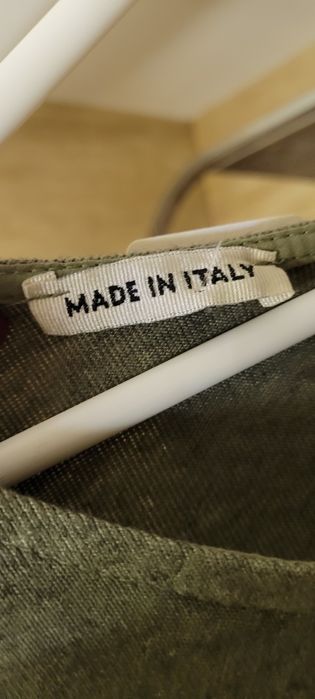 Obłędny sweterek khaki prosto z Włoch,wisior gratis.