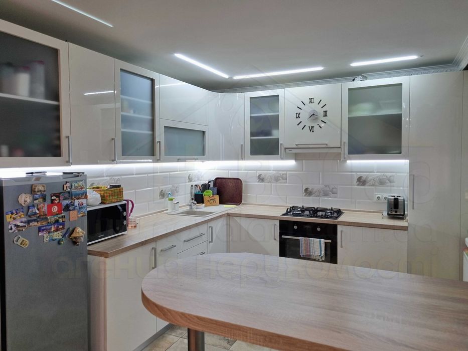 3 кімнатна квартира 82м2 в новобудові з ремонтом в районі Масани-KI