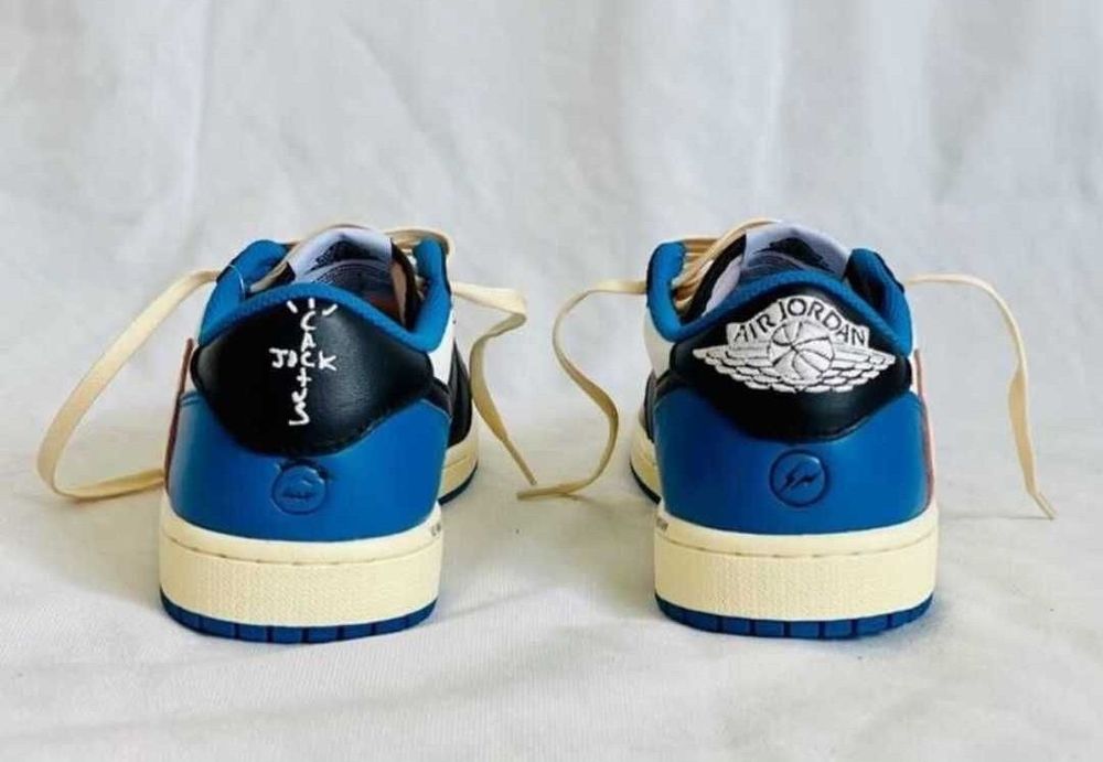 Jordan x Travis Scott x Fragment Air Jordan 1 low sneakers