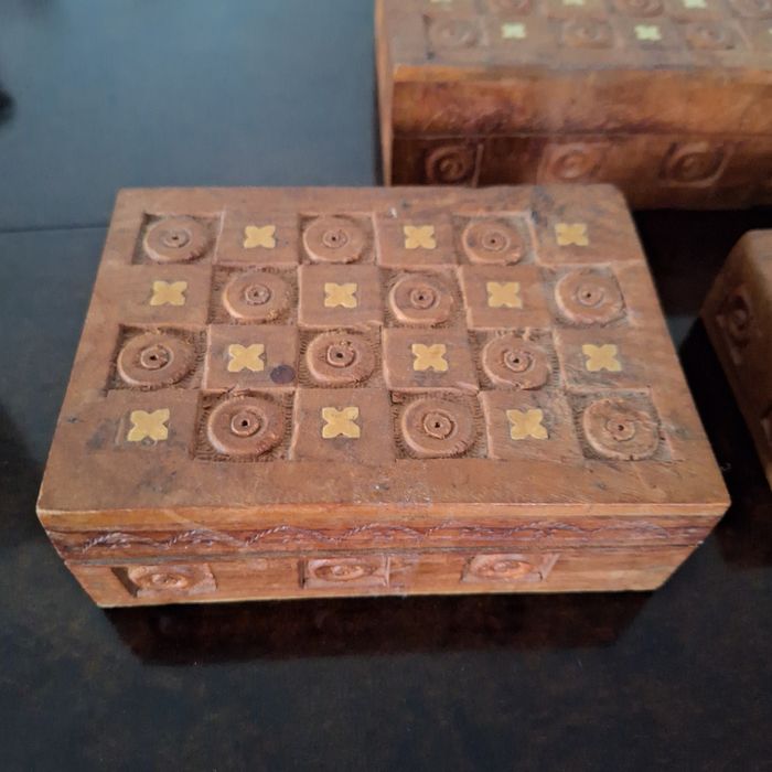 Trzy drewniane duńskie szkatułki