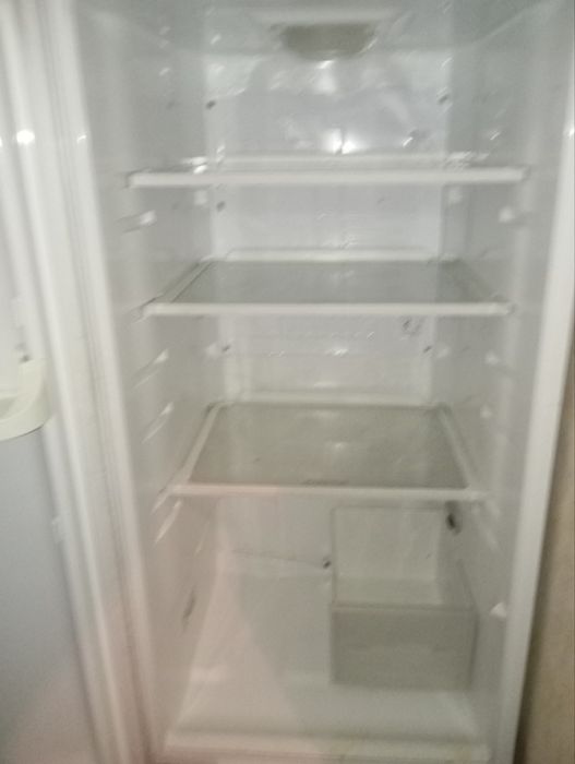 Продаю б/у холодильник срочно.