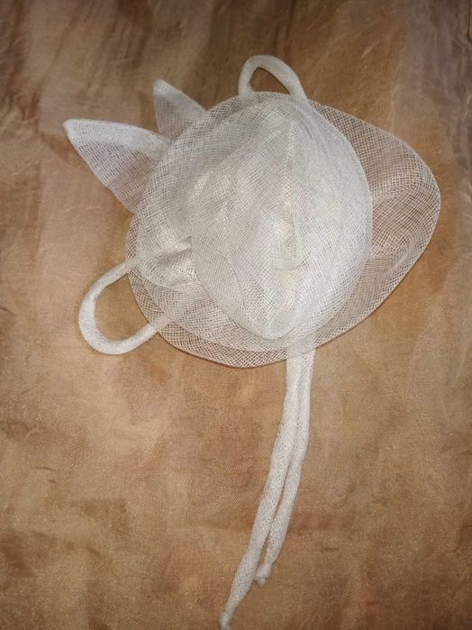 Белая роза из фатина