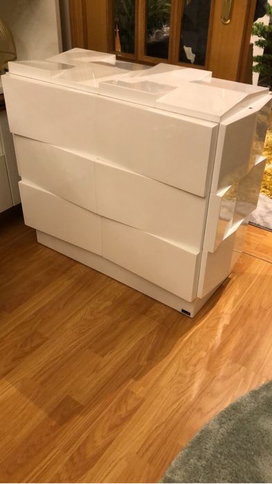 Mesa branca lacada sem tampo