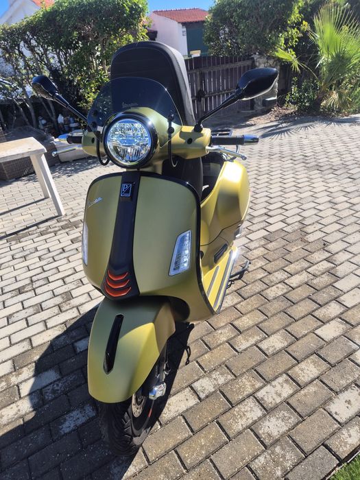 Vespa 300 GTS Super 10/2023