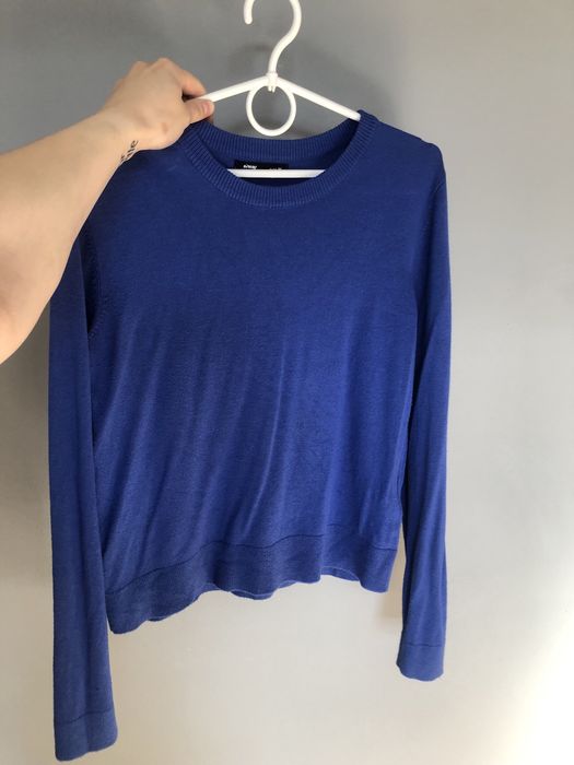 Niebieski sweter
