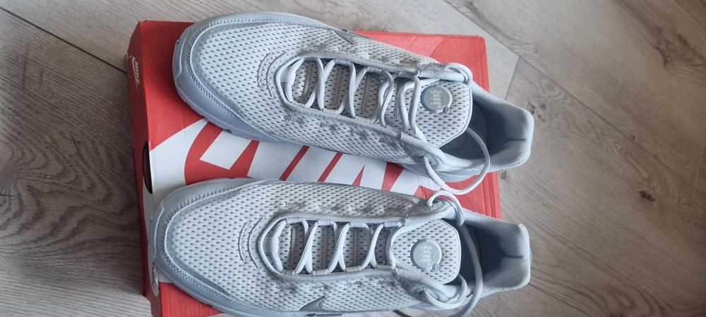 Buty sportowe nike 43