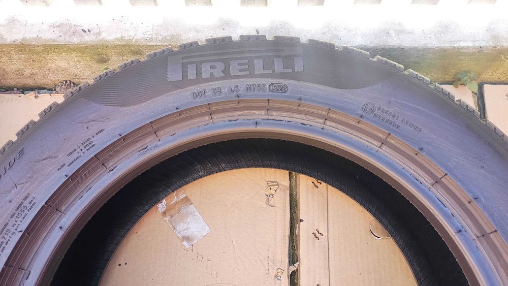 Шини 215/60R17. Pirelli 8,4мм. 2022р. Nokian