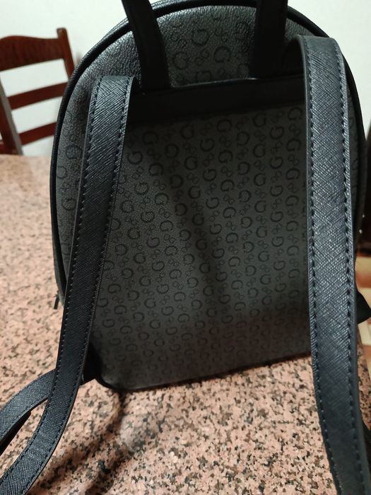 Mochila Guess nova