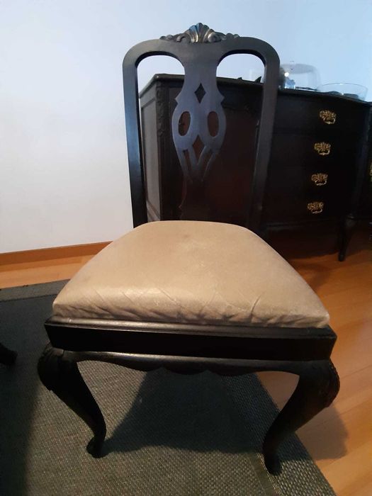 Mesa extensível com 6 cadeiras