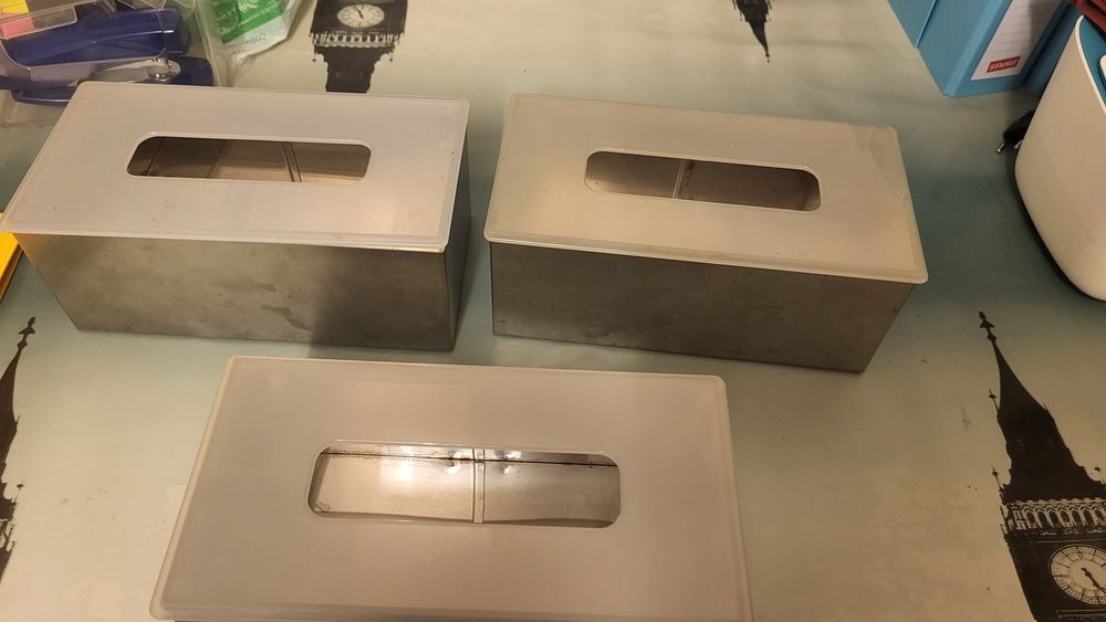 Vendo 3 caixas dispensadoras de lenços de papel
