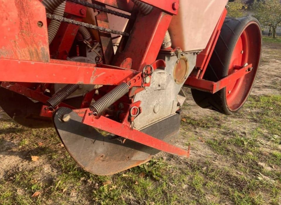 Siewnik kukurydzy Becker