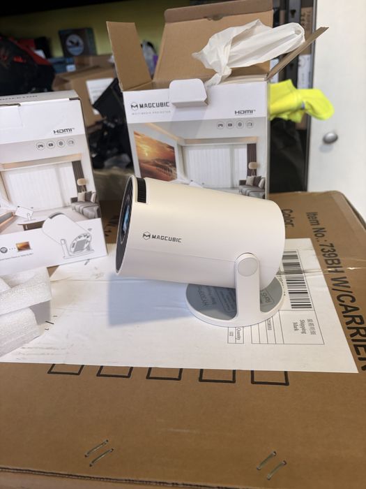 Projektor 105 cali 4K