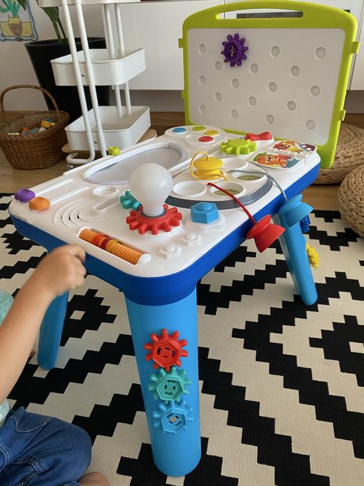 Curiosity table little baby einstein