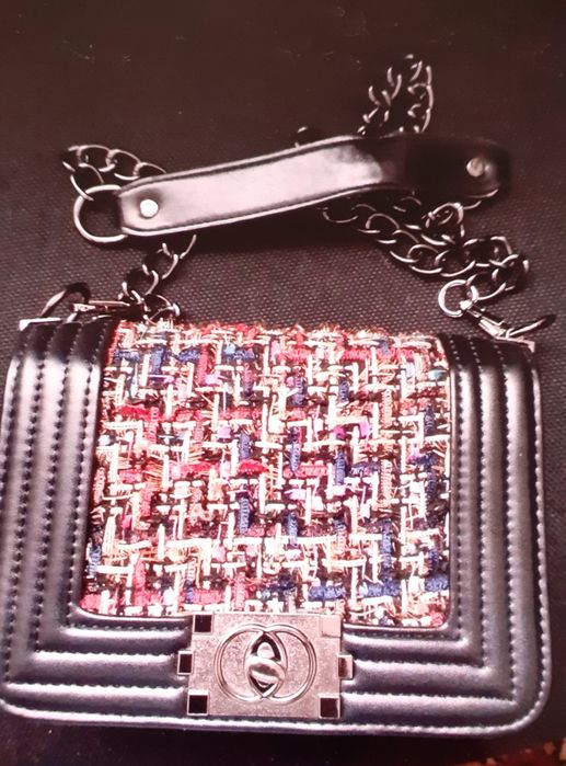 Новая стильная сумка через плечо.