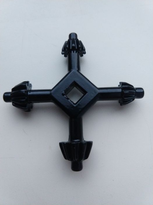 Ключ к дрели универсальный