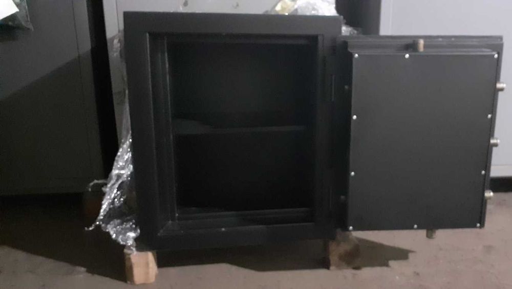 Сейф взломовогнетривкий Булат 5 клас опору новий