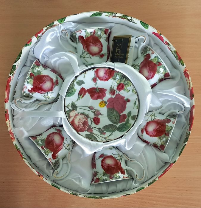 Порцеляновий кавовий набір фірми ELLEGI