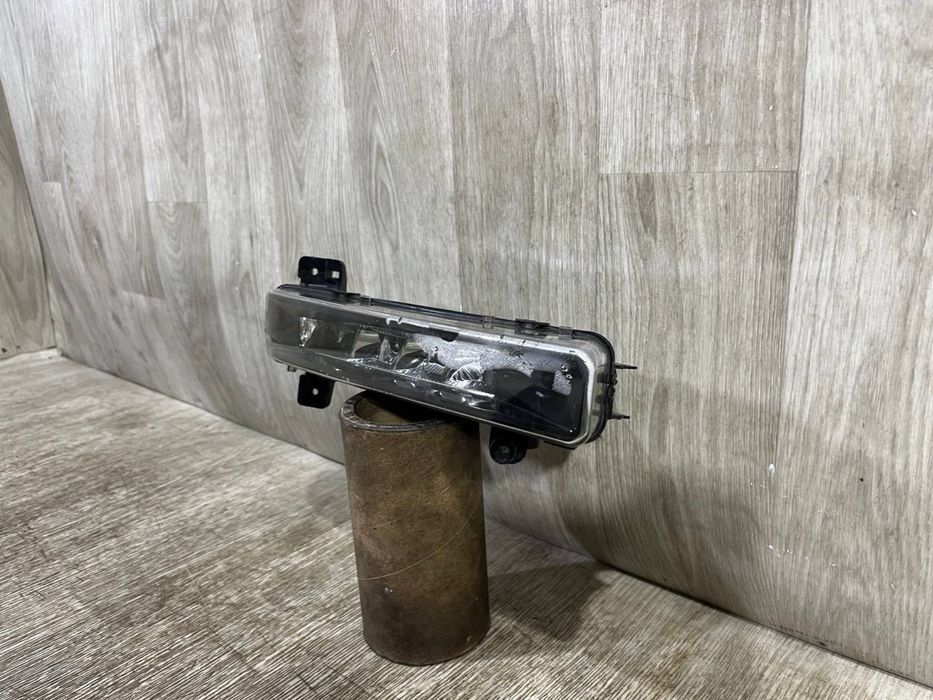 Противотуманка правая BMW 5 G30 G31 / G32 GT ( 2017 - 2020 г. ) Галоген 89250243