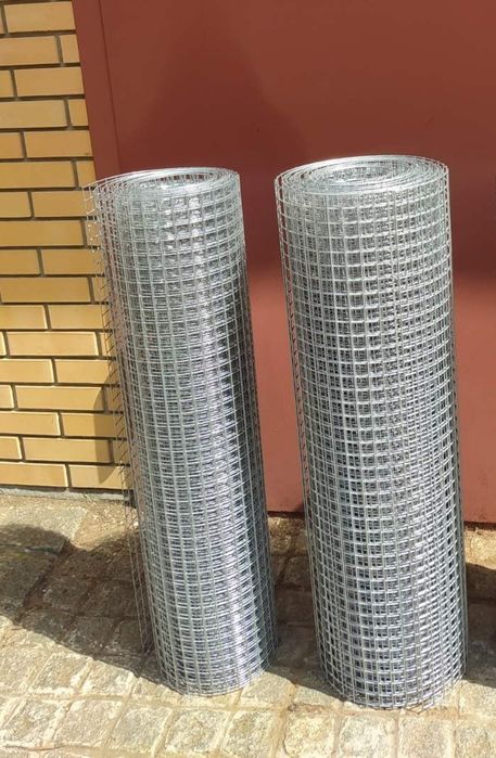 Сітка зварна з оцинкованого низьковуглецевого дроту в рулонах