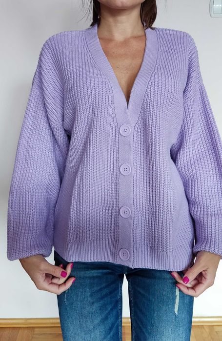 Nowy sweter zapinany na guziki w kolorze liliowym, rozmiar L