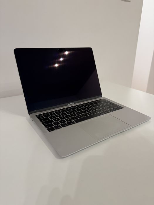 MacBook AIR 13 [128GB/8GB]