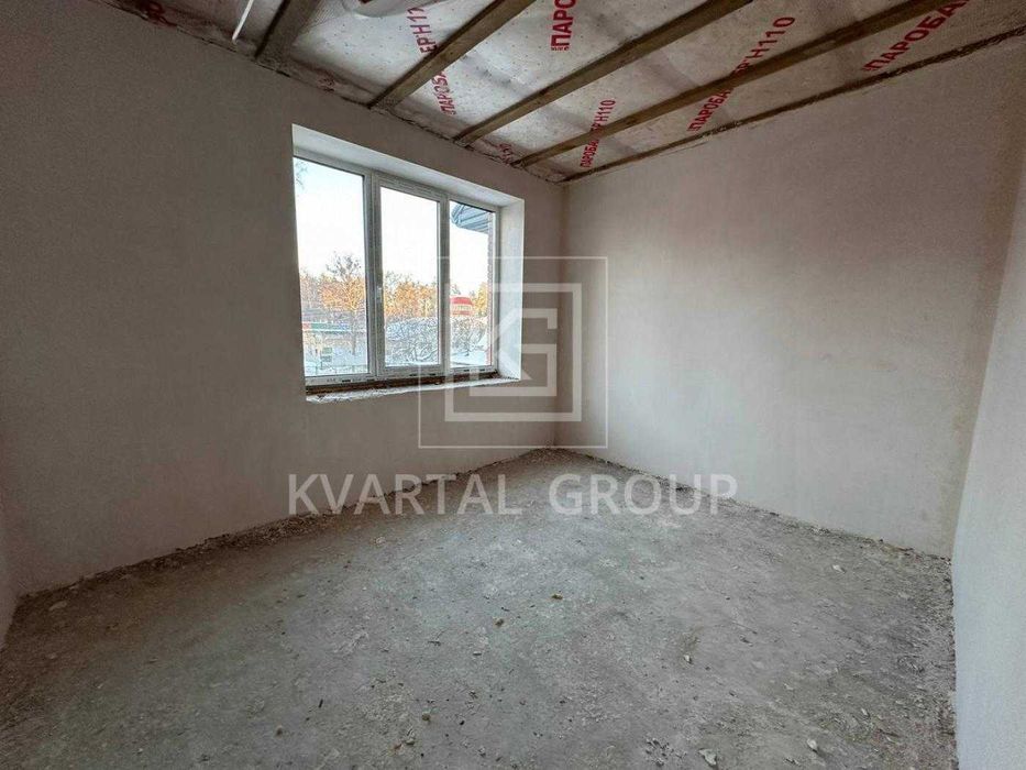 Продам ГАРНИЙ таунхаус в районі Центрального парку. Газ.