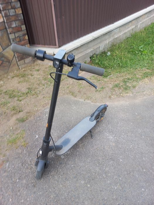 Електросамокат Xiaomi Mi Electric Scooter Essential Black