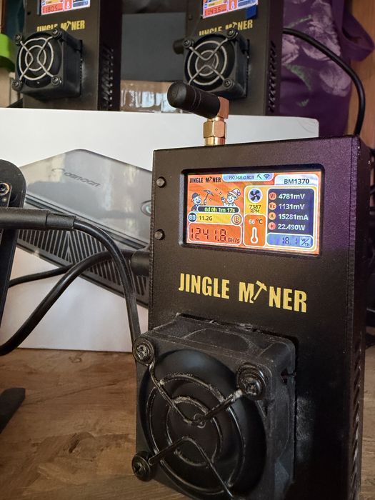 Solo майнер Jingle Miner (BM1370)