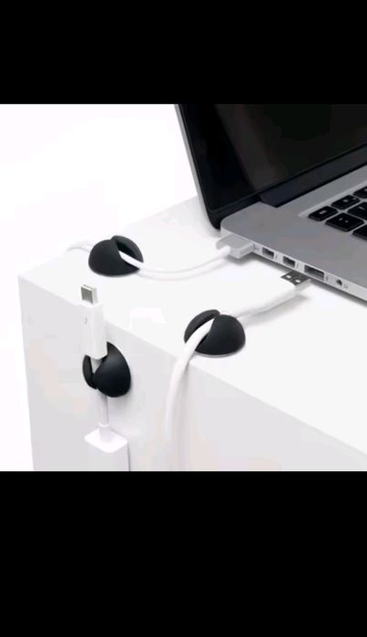 15. Clips Para cabos  Autoadesiva