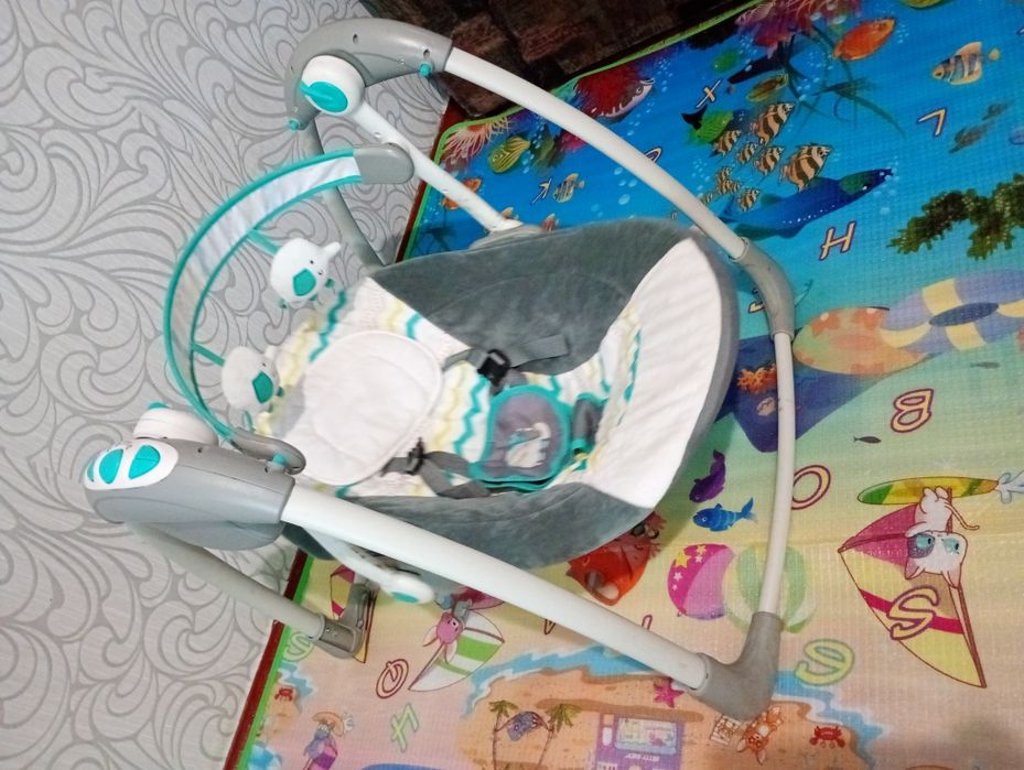 Заколисуючий центр , шезлонг гойдалка