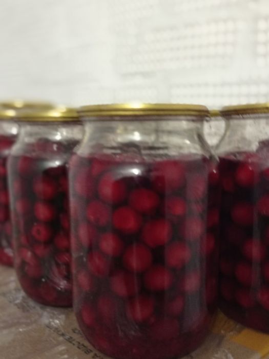 Вишня у власному соку, Вишня в собственном соку, вишня консервована