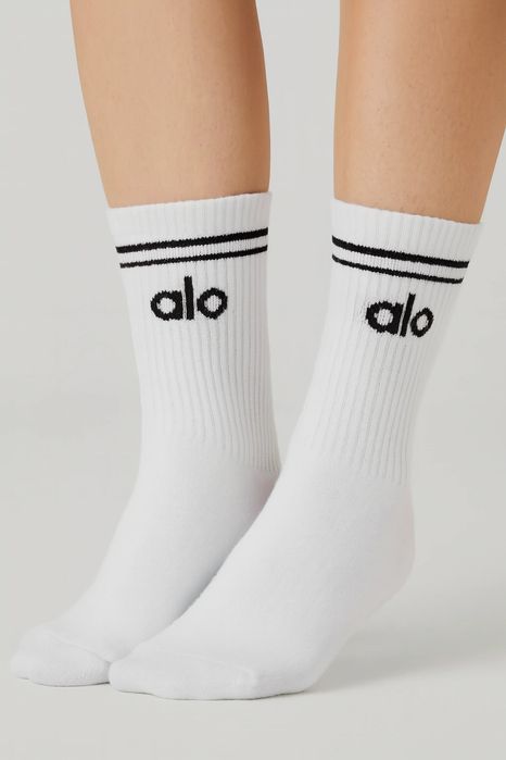 Спортивные носки Alo Yoga белые унисекс из хлопка