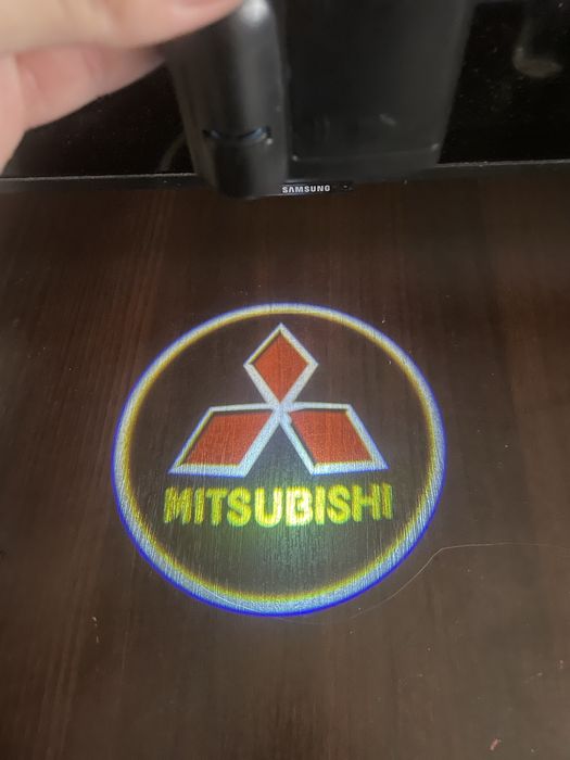 Підсвітка дверей Mitsubishi